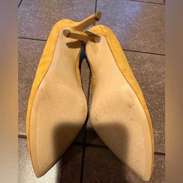 Xappeal Yellow Mustard Suede Heels Sz 7.5 3 Inch Heels. - Image 7