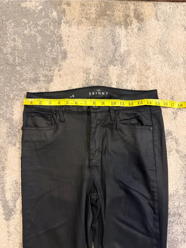 Women’s White House Black Market Skinny Jeans in Black - Image 4