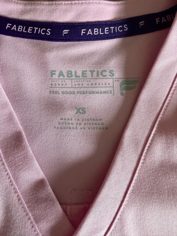 Fabletics Method 2 Pocket Scrub Top - Image 2