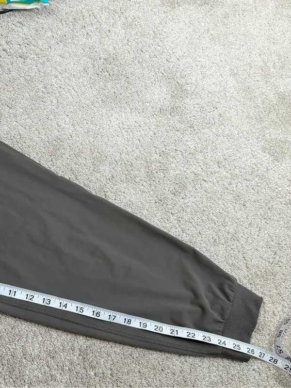 Vuori Women’s Daily Jogger Pants Pull On High Rise in Green L - Image 14