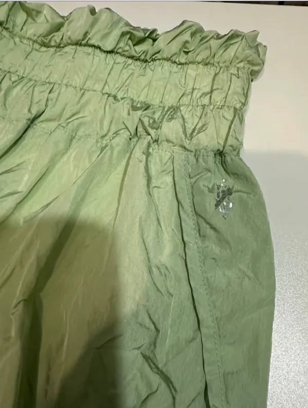 Size M Free People light mint shorts - Image 4