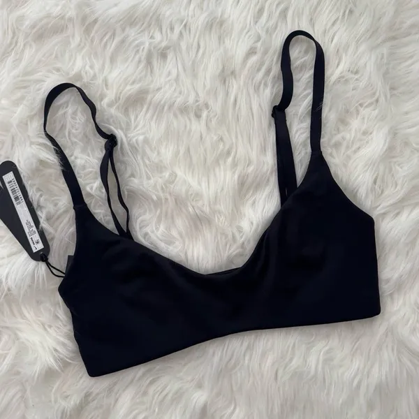 Nike Skims Matte Micro Scoop Sports Bra Obsidian Size XS - Image 4