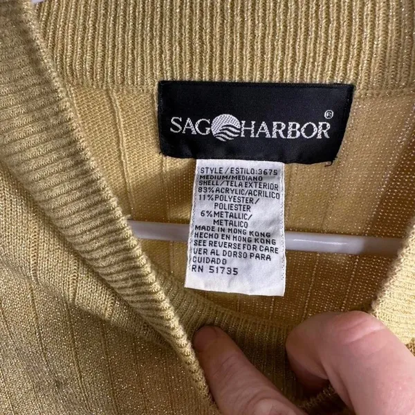 Sag Harbor H88. - Gold sparkly short sleeve sweater - Image 2