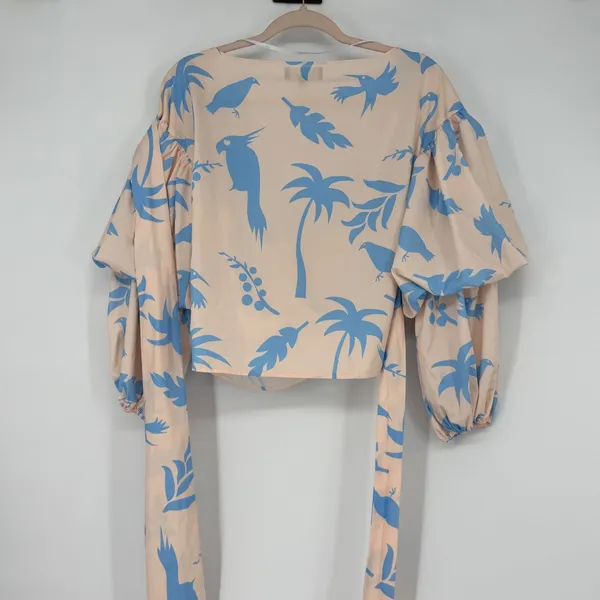 Lulus Tropical Bird Palm Print Wrap Top Peach Blue‎ Puff Sleeve Size Small - Image 3