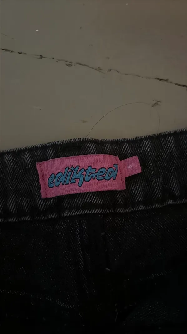 Raelynn Edikted Black Low-Rise Jeans Washed - Image 3