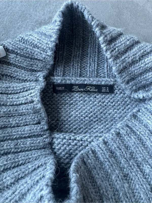 Zara Knit off the shoulder mohair gray sweater - size medium - cute for fall - Image 3