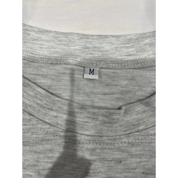 NWOT! HOCUS POCUS Crew neck grey size medium - Image 3