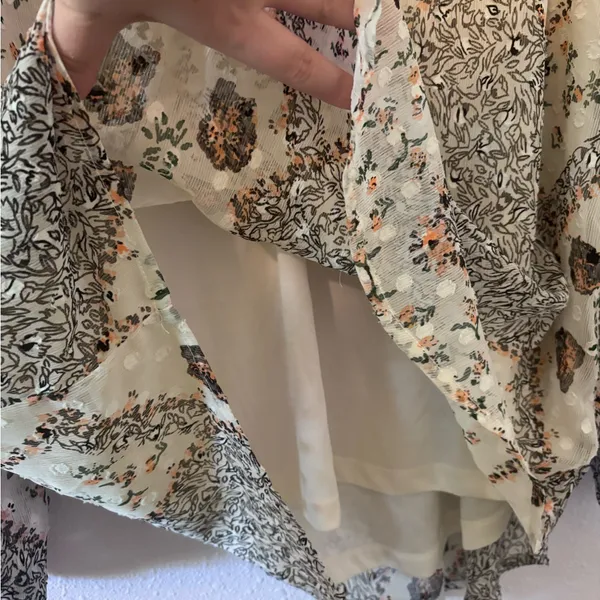 Sweet Magnolia Bubble Long Sleeve Floral Print Blouse - Image 3