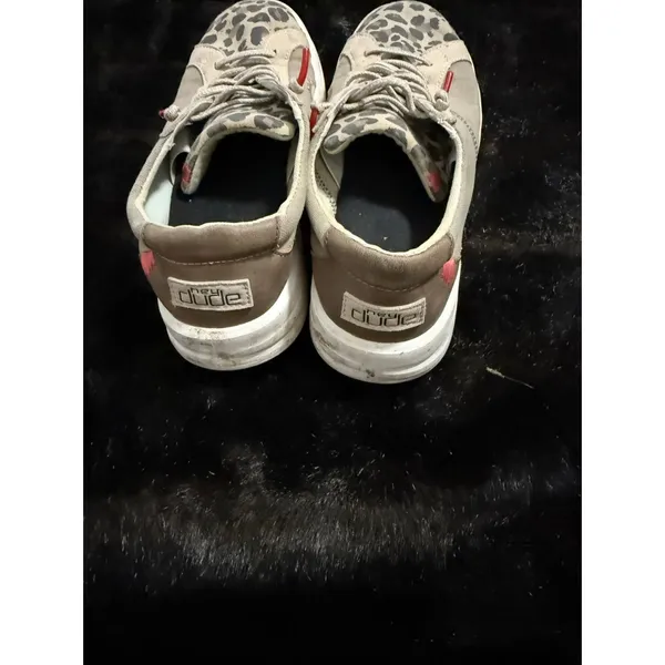 Hey Dude Karina Leopard Women's Sneakers Size 8 shoes - Image 3
