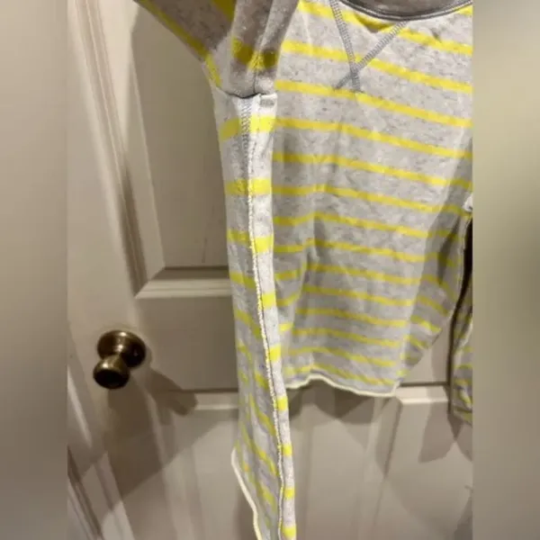 Gap Terry Cloth Crew Neck‎ Yellow and Gray Stripe Sweatshirt size Large - Image 4