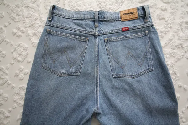 High-Rise Straight Wrangler Jeans - Image 5