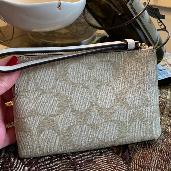 Authentic COACH Signature Coated leather PEAR zip top wristlet - Image 4