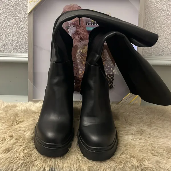 Urban outfitters long black boots size 9 - Image 4