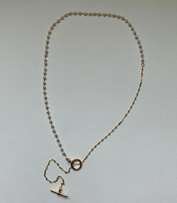 Gold half pearl half chain with front toggle clasp - Image 3