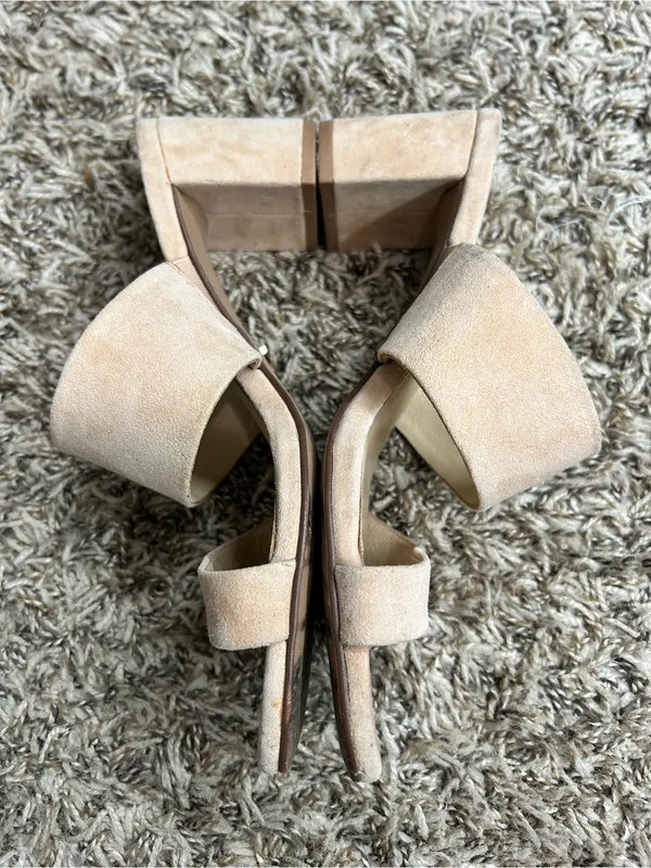 42 Gold Suede Block Heels Sz 7 - Image 5
