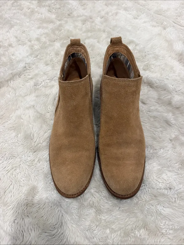L.L. Bean Women's Suede Chelsea Ankle Boots - Light tan Size 10 - Image 2