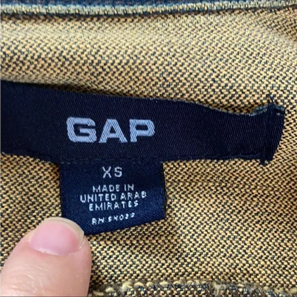 Gap Classic Denim Jean Jacket - Image 8