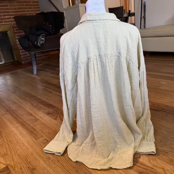 Free People We The Free Pale Green Gauze Button‎ Down Shirt Small S Oversized - Image 8