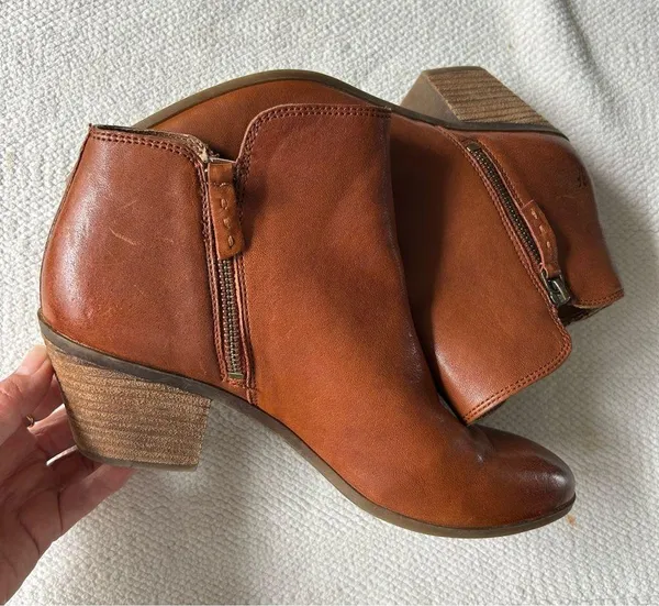 Frye  Tan Leather Ankle Boots - Image 4