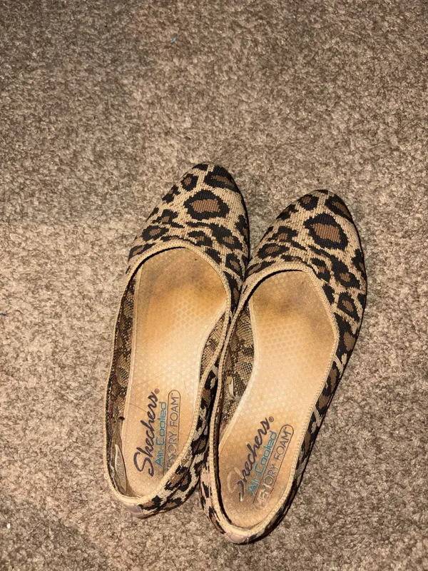 Skechers flats - Image 3