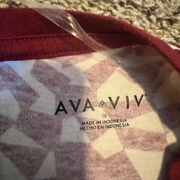 Ava & Viv Womens 1X Burgundy White Geometric Abstract Boxy Short‎ Sleeve T-Shirt - Image 2
