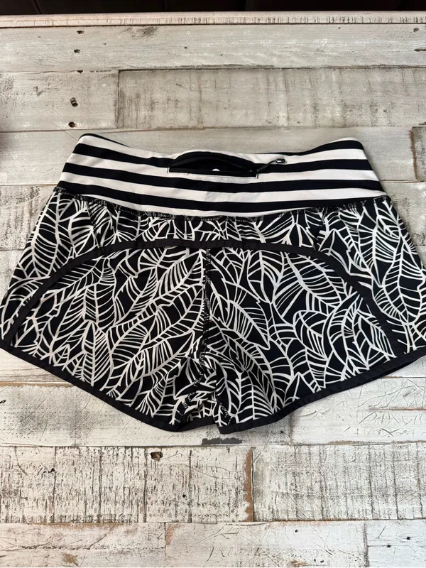 Lululemon Size 4 Run Times Short Black White - Image 2