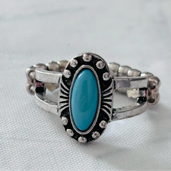 Vintage Silver Turquoise Statement Ring - Image 2