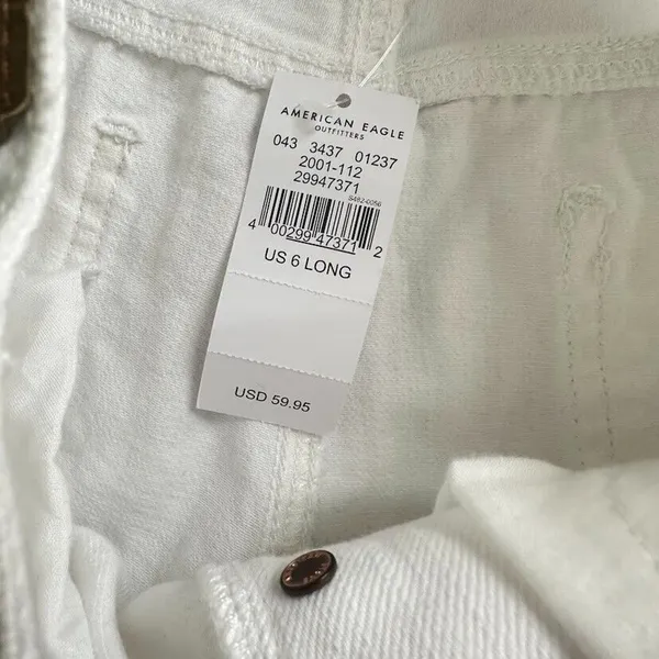 AMERICAN EAGLE Hi-Rise Tomgirl Denim‎ Jeans Size 6 Long White Distressed NEW - Image 9