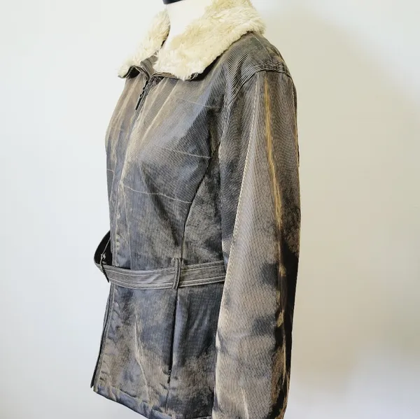 Big Chill distressed poly belted fur collar coat size medium - Image 4