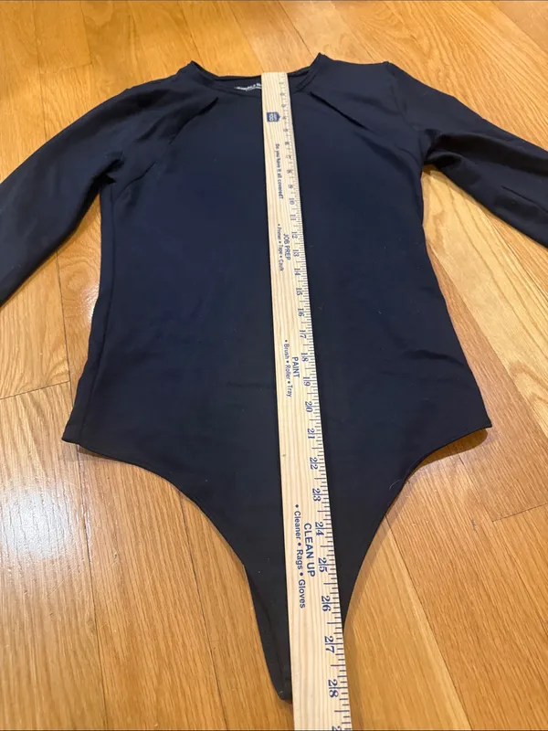 Abercrombie & Fitch black bodysuit unique shoulder cut-out size medium . - Image 4