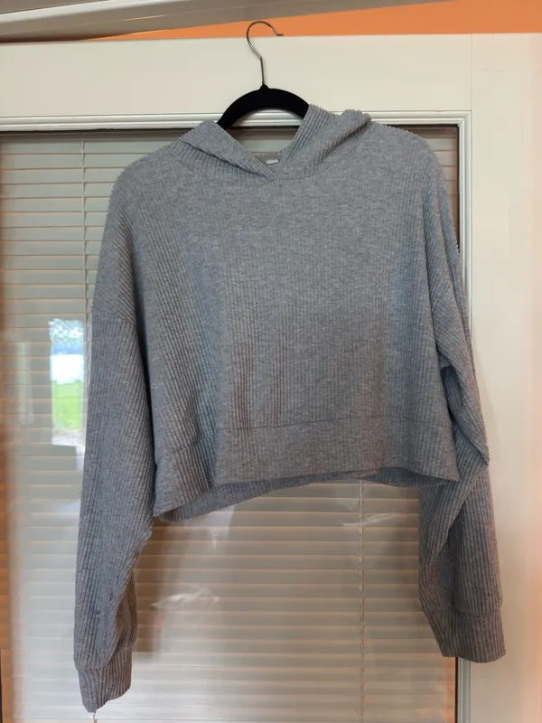 Alo Muse Hoodie Athletic Heather Grey - Image 4