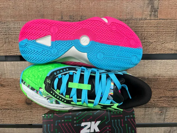 Pumas mismatched sneakers Multiple Size 6.5 - Image 4