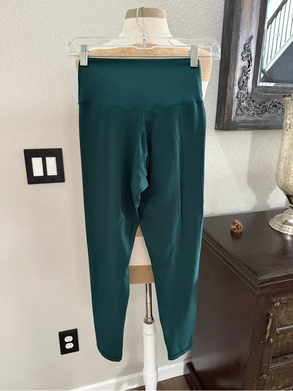 OFFLINE By Aerie Real Me High Waisted Crossover Legging M - Image 4
