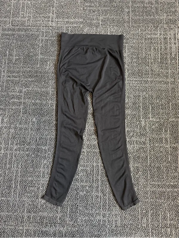 H&M Women’s Maternity Leggings Size Medium Black NWT - Image 4