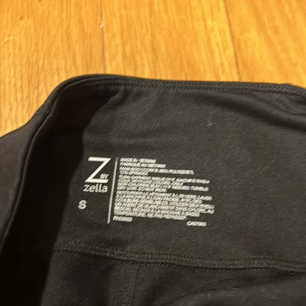 Zella size small bottoms good condition - Image 2