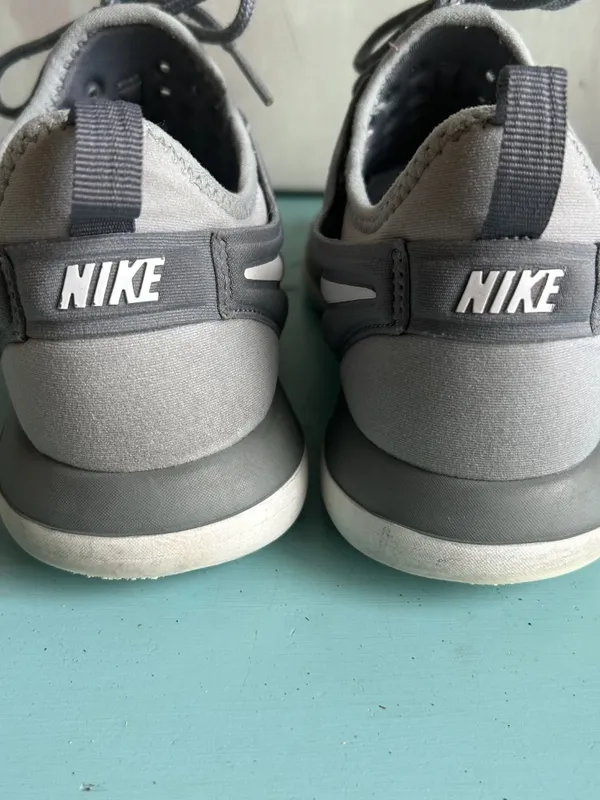 Nike Roshe Two GS Youth Size 5 Women's Size 6.5 Lifestyle Sneakers - Image 9