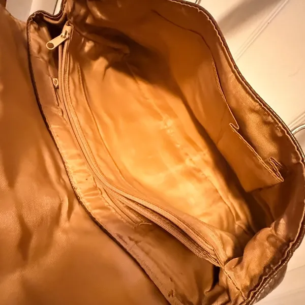 Crazy Horse Brown Purse - Image 5