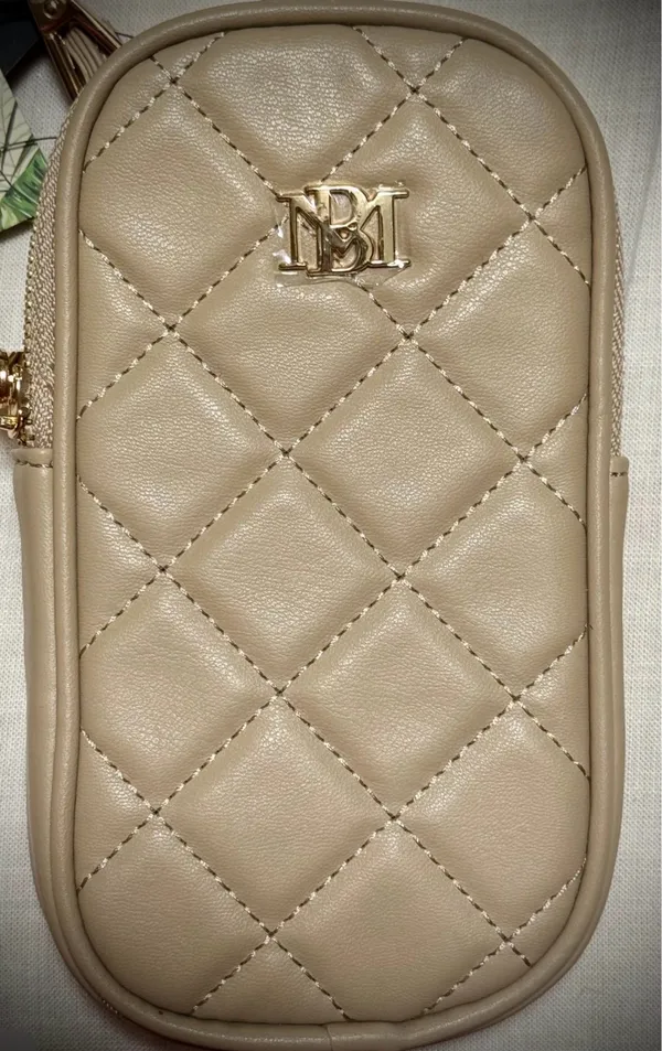 Badgley Mischka Beige Crossbody Quilted Phone Bag. BNWT - Image 3