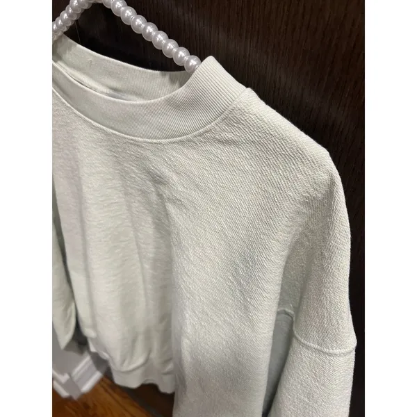 Madhapoy mint‎ green pullover women's medium - Image 2