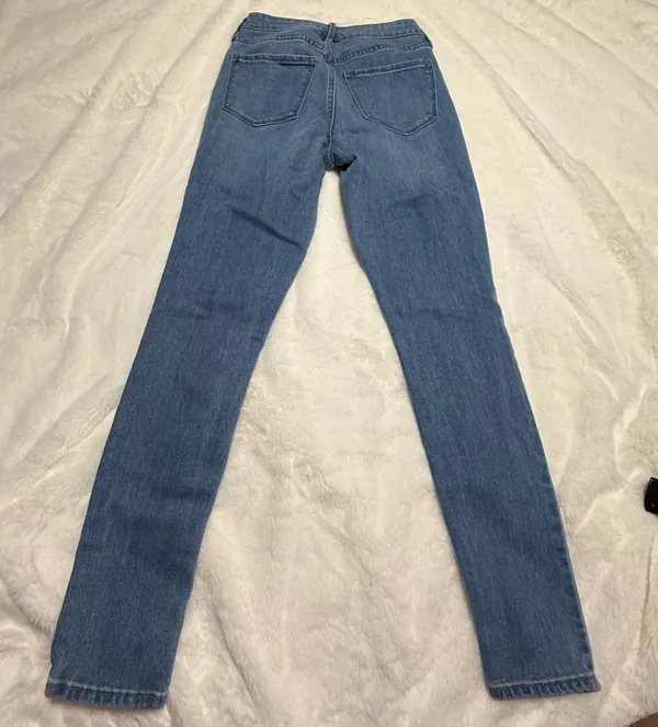 Old Navy High-Rise WOW Super Skinny Jeans Size 2 Light Wash Stretch Denim - Image 2