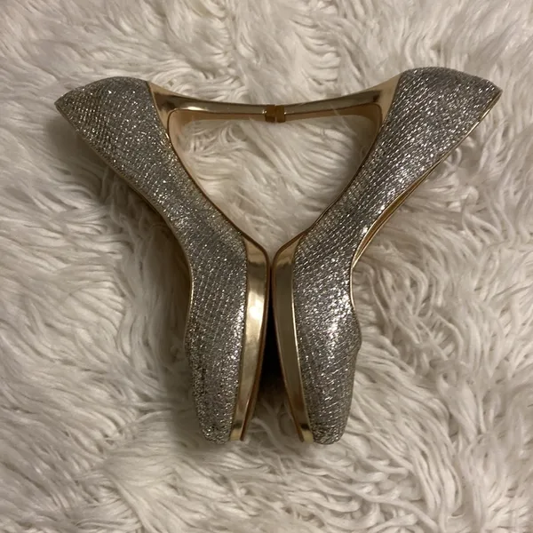 Ivanka Trump Pumps Gold color size 9M - Image 4