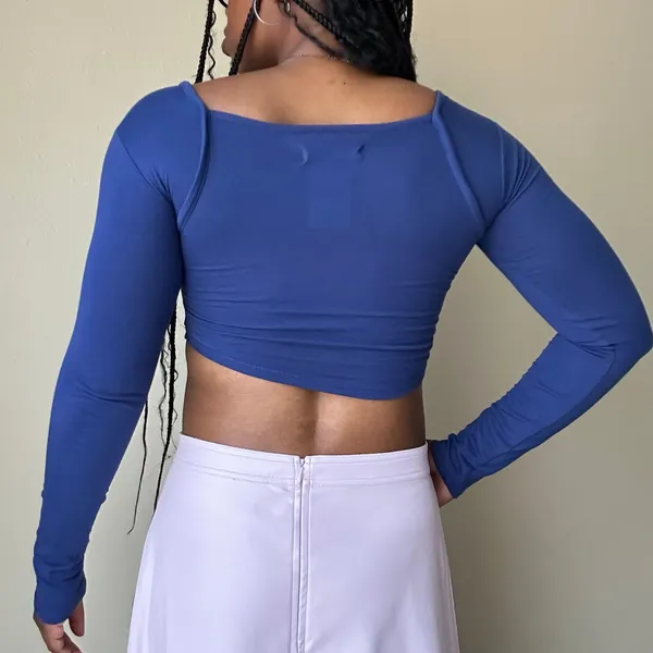 Urban Outfitters Blue Graphic Crop Top Size Medium - Image 4