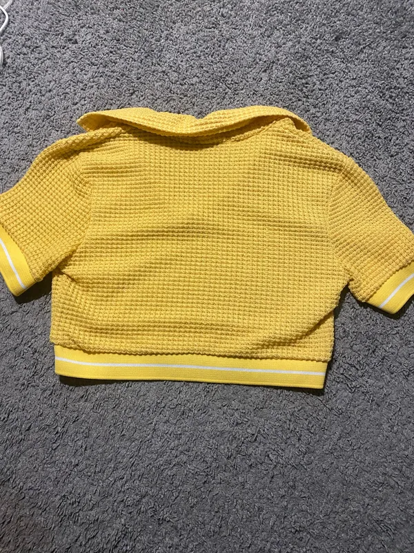 Be-lux Sport Size small Cropped yellow top - Image 2
