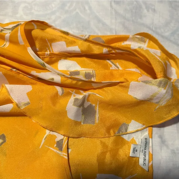 Banana Republic Yellow Floral Blouse - Image 3