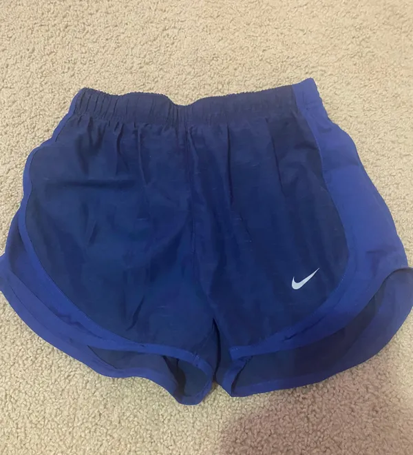 Nike shorts - Image 2