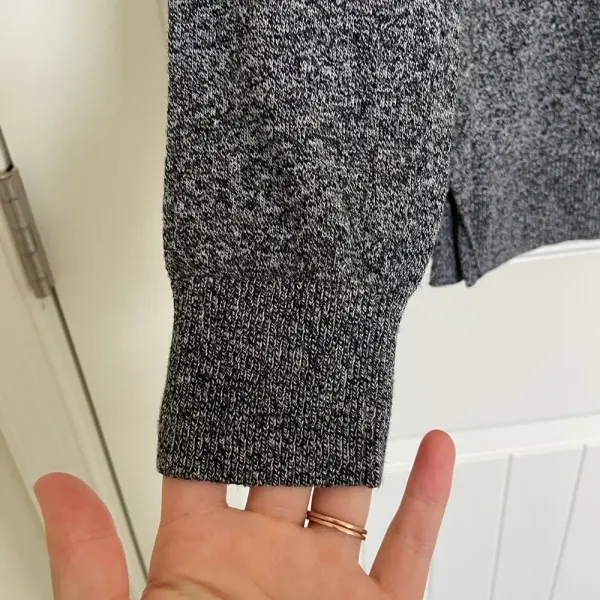 NWOT | Old Navy women’s gray‎ knit long sleeve top — small - Image 2