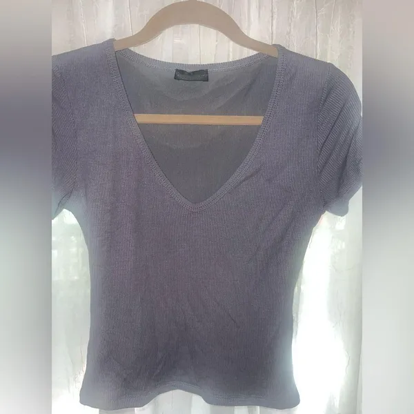 White Fox Gray top size medium - Image 2