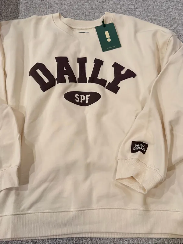 NIB Daily drills x Sunbum oversized Crewneck limited edition size xs/s - Image 6