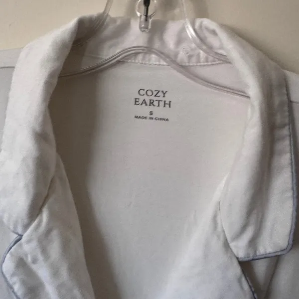 Cozy Earth White Women's Pajama top - Image 3
