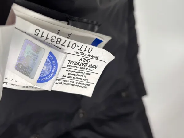 Canada Goose Kensington Parka in Black - Image 9